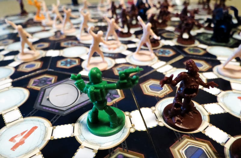 Jupiter Rescue review - robot shooting