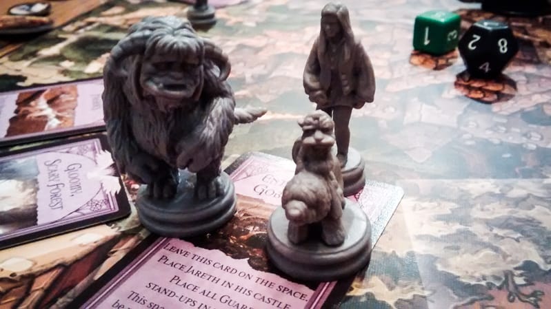 Labyrinth board game review - miniatures