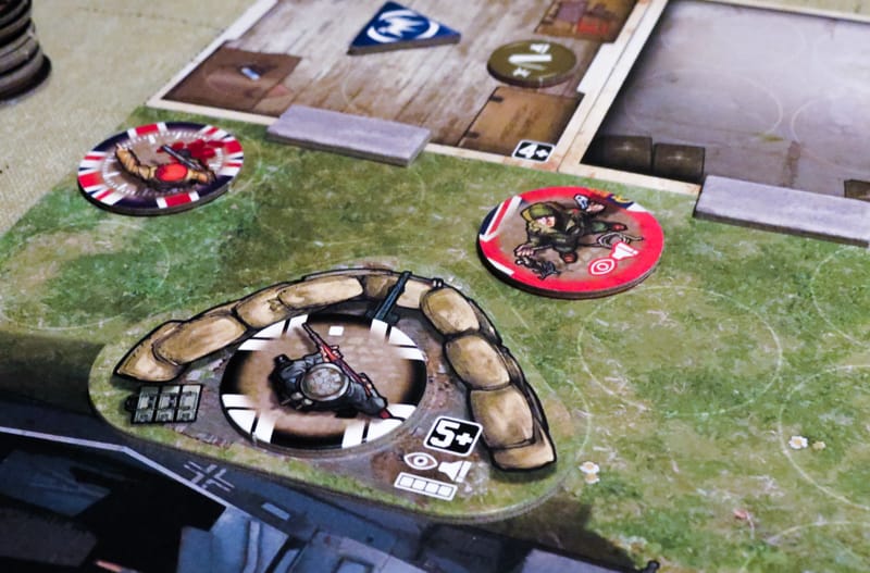 V-Commandos review - attacking the enemy